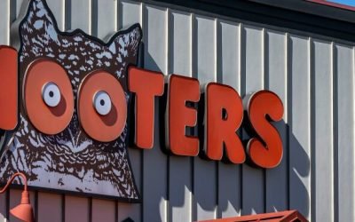 Hooters’ Role in Shaping Casual Dining